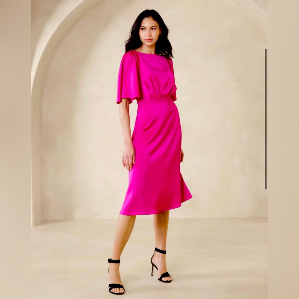NWT- Beautiful dress, nothing wrong with it, just decided to wear another dress